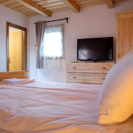 Pepi Vendeghaz - Casa De Oaspeti Pepi Joseni  Bagian luar foto