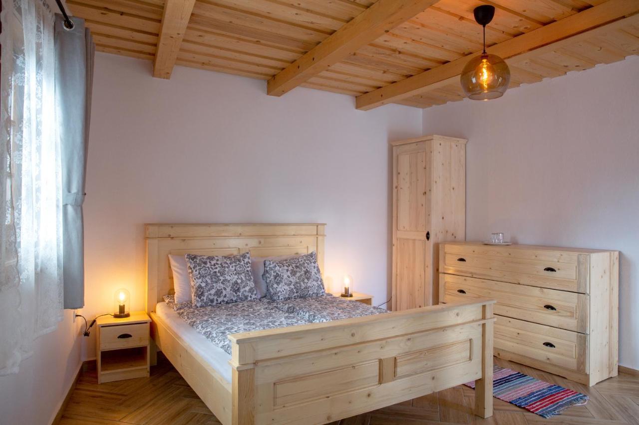 Pepi Vendeghaz - Casa De Oaspeti Pepi Joseni  Bagian luar foto