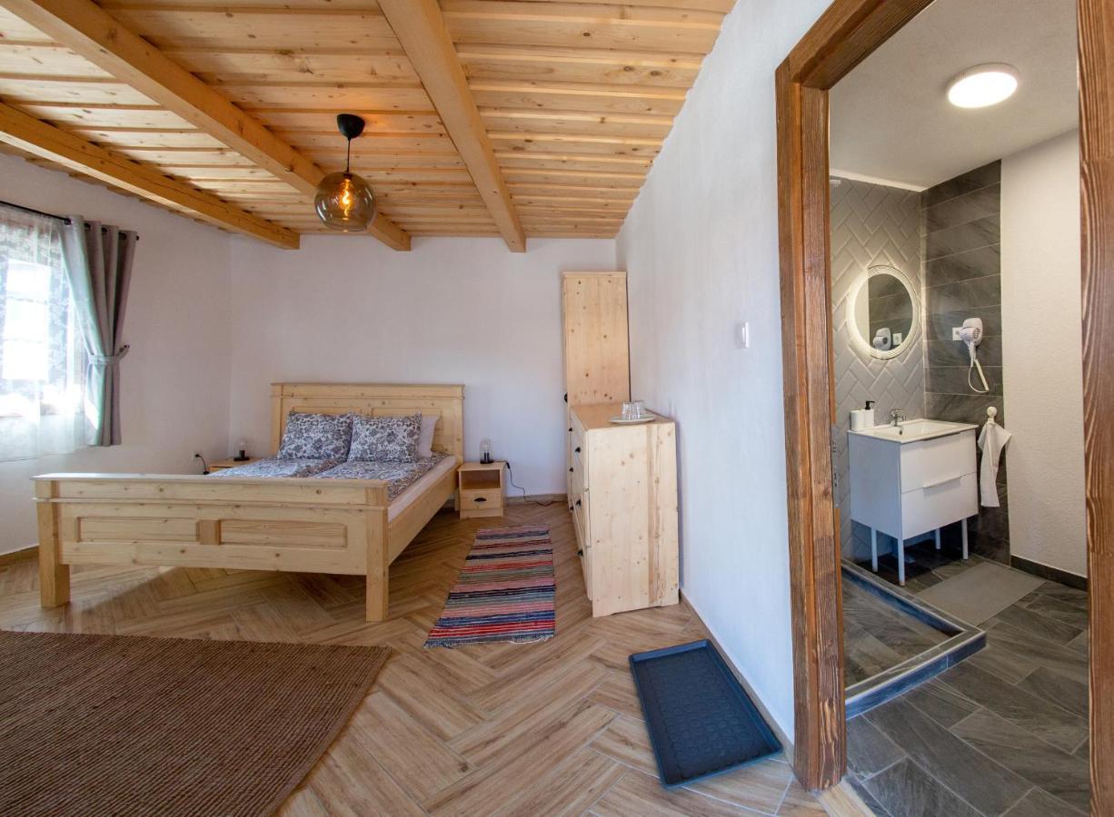 Pepi Vendeghaz - Casa De Oaspeti Pepi Joseni  Bagian luar foto