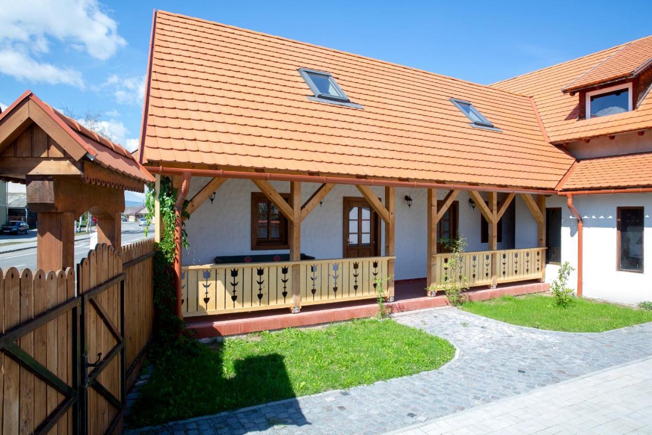 Pepi Vendeghaz - Casa De Oaspeti Pepi Joseni  Bagian luar foto