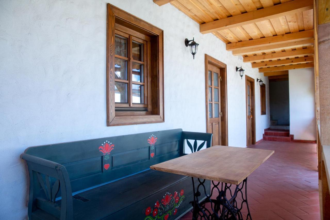 Pepi Vendeghaz - Casa De Oaspeti Pepi Joseni  Bagian luar foto