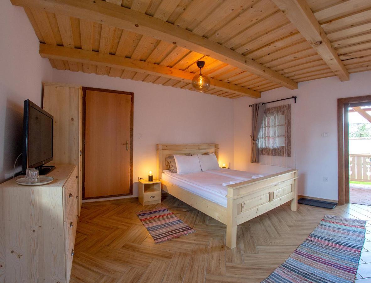 Pepi Vendeghaz - Casa De Oaspeti Pepi Joseni  Bagian luar foto
